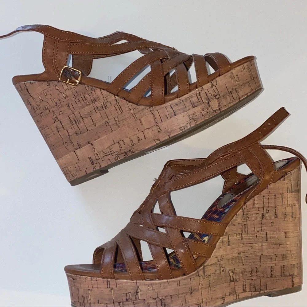 Madden Girl Strappy Wedge Sandals 9M